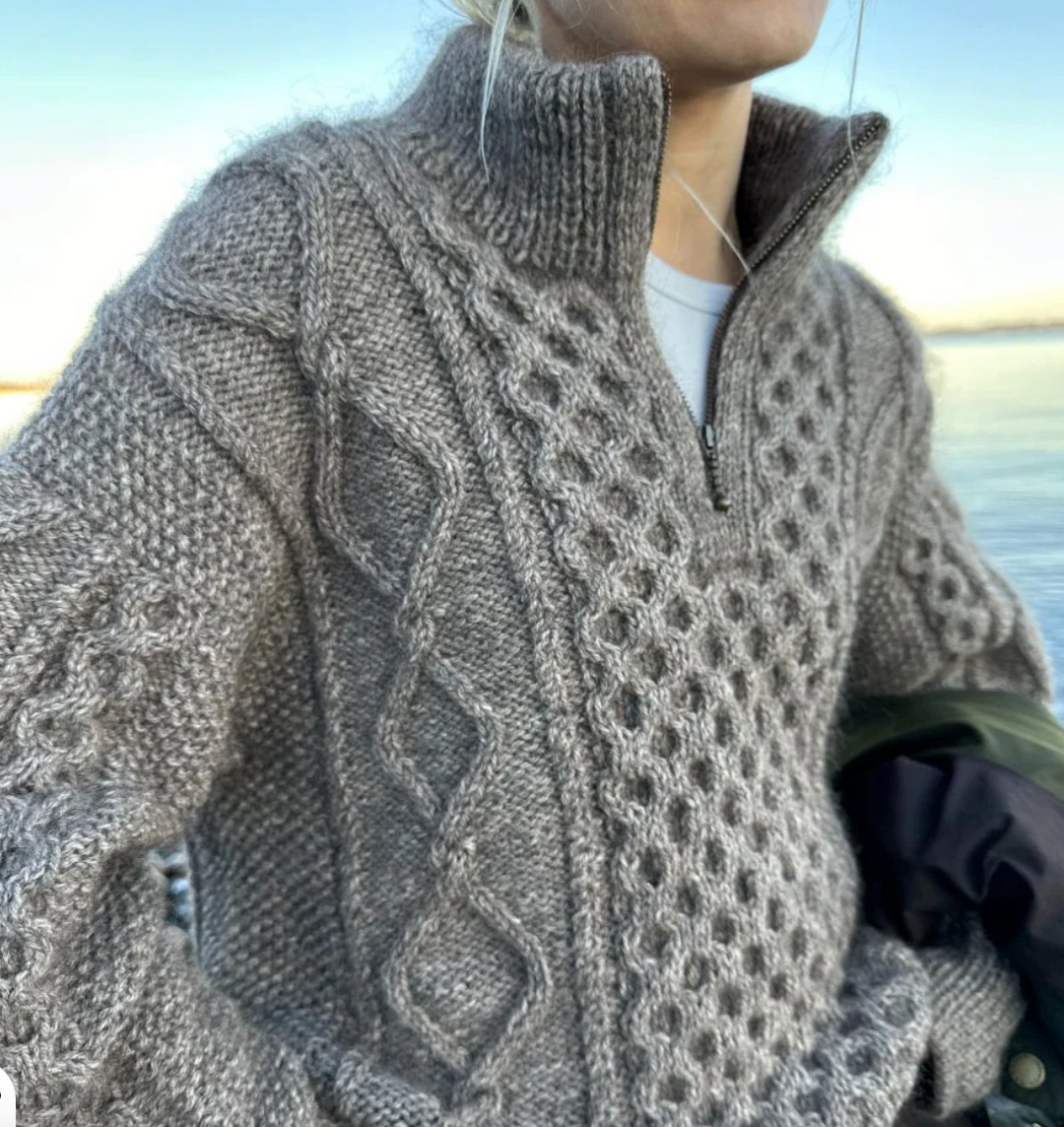 Dagmar Zipper Sweater (trykket på papir)