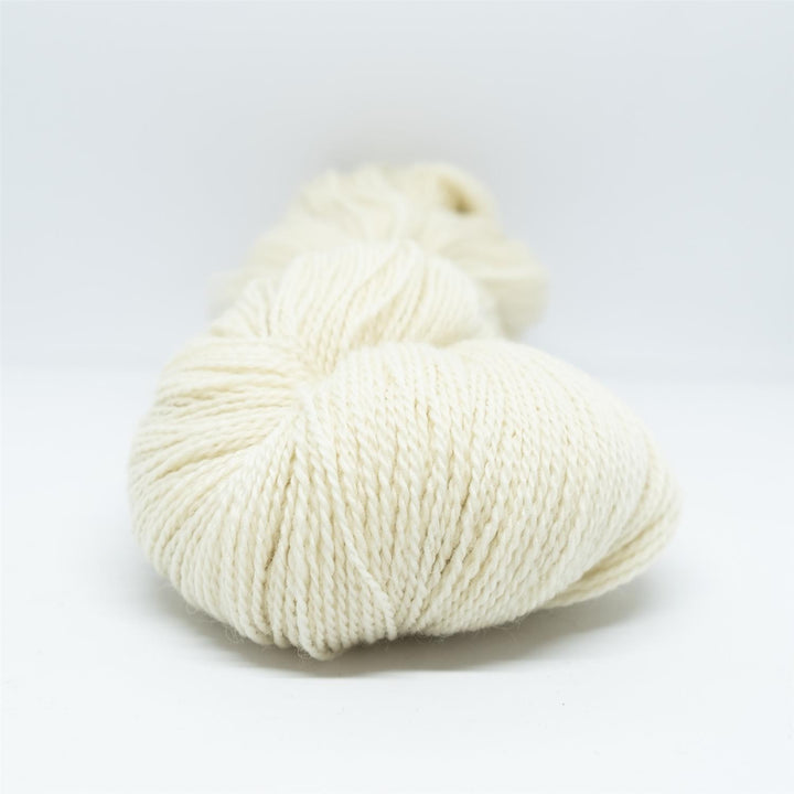 Huldra kamgarn - 8026 Ubleket hvit